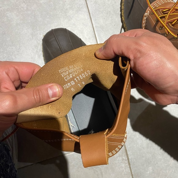 LL Bean - Mens 8” Bean Boot - Like new, classic duck boots - Picture 5 of 6